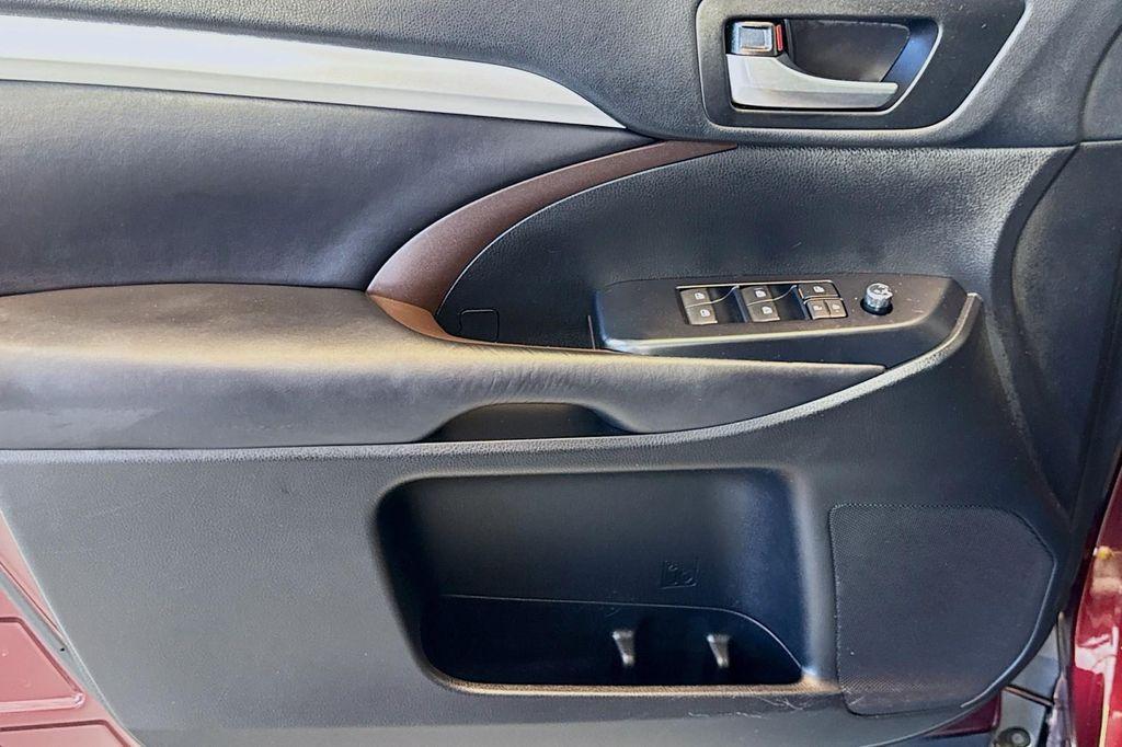 used 2019 Toyota Highlander car, priced at $25,994