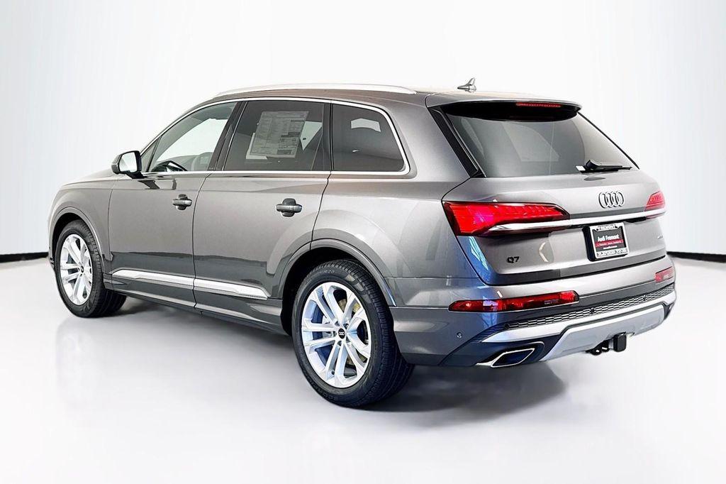 new 2025 Audi Q7 car, priced at $82,160