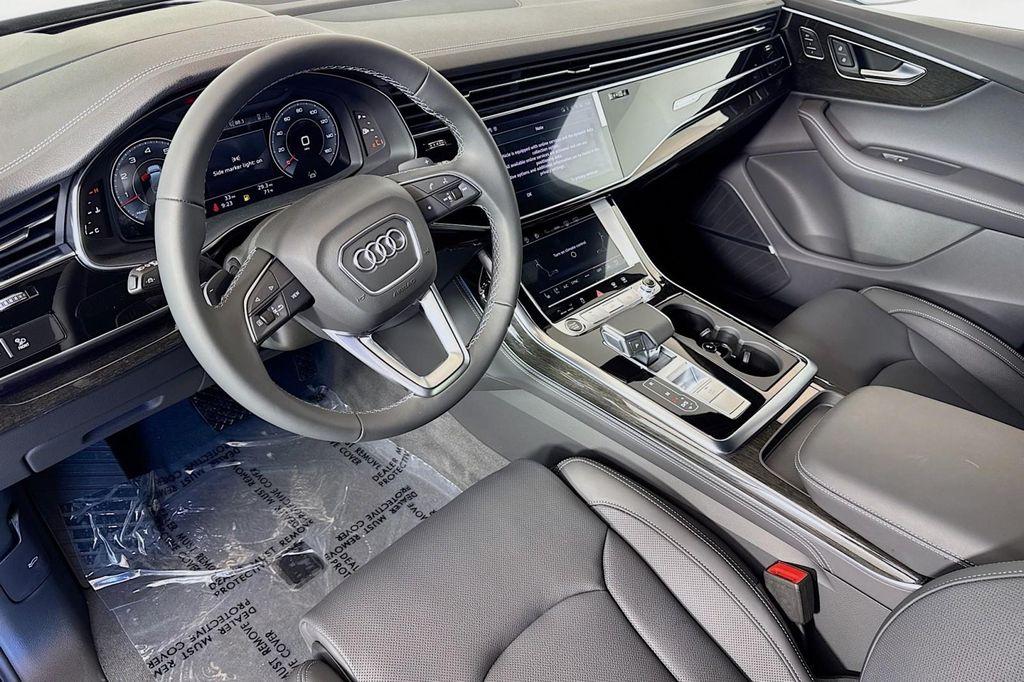 new 2025 Audi Q7 car, priced at $82,160