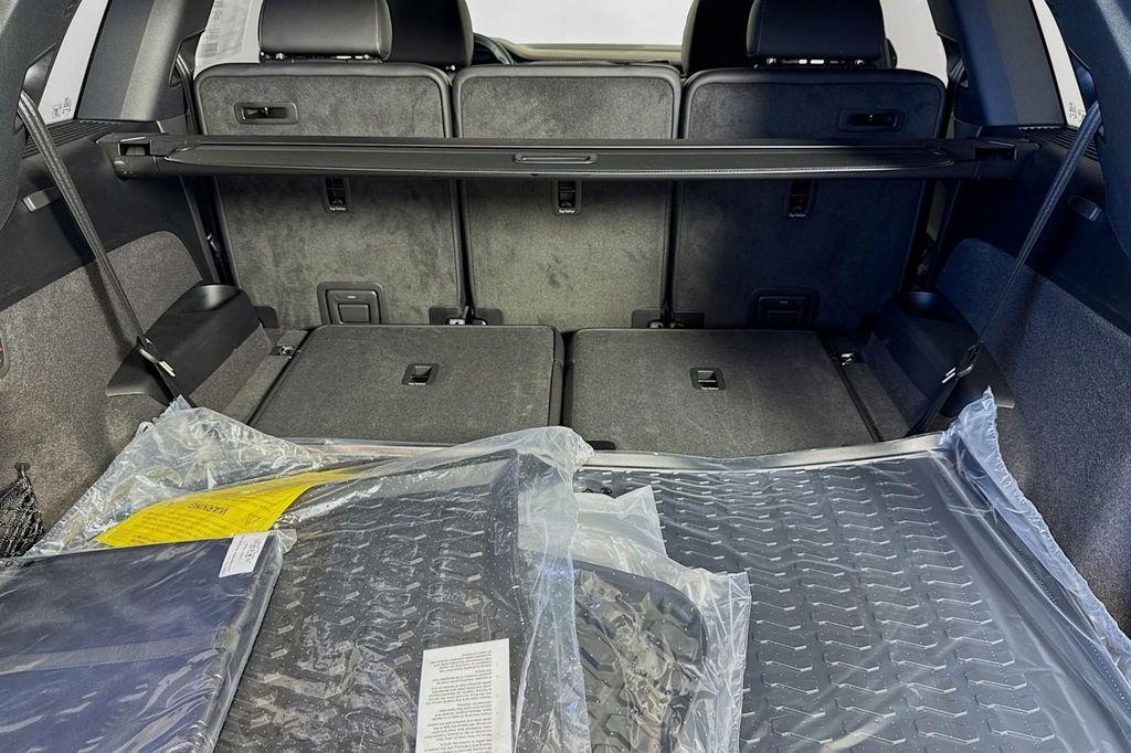 new 2025 Audi Q7 car, priced at $82,160