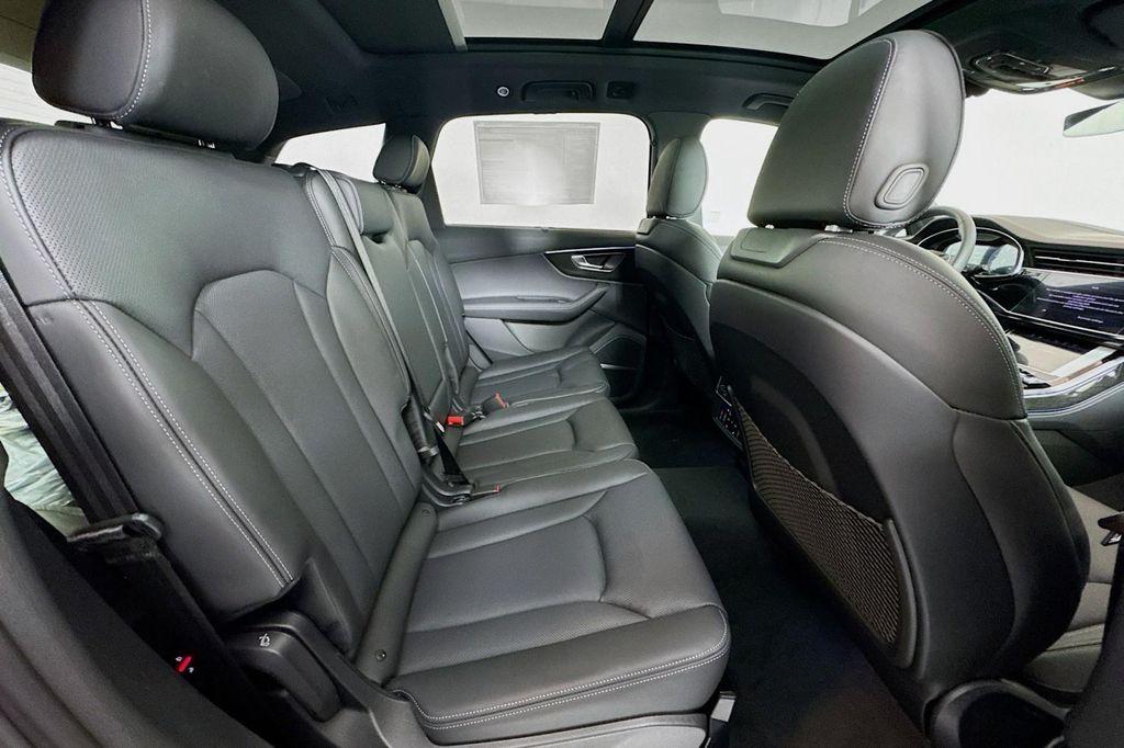new 2025 Audi Q7 car, priced at $82,160
