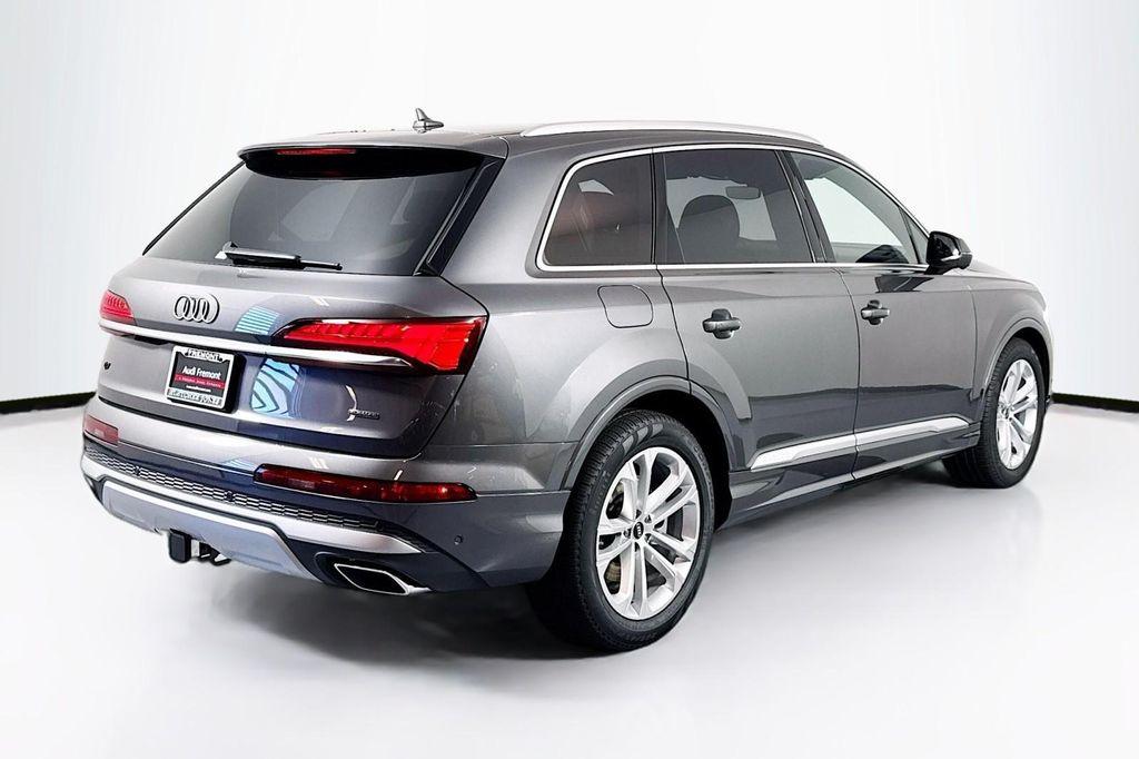 new 2025 Audi Q7 car, priced at $82,160