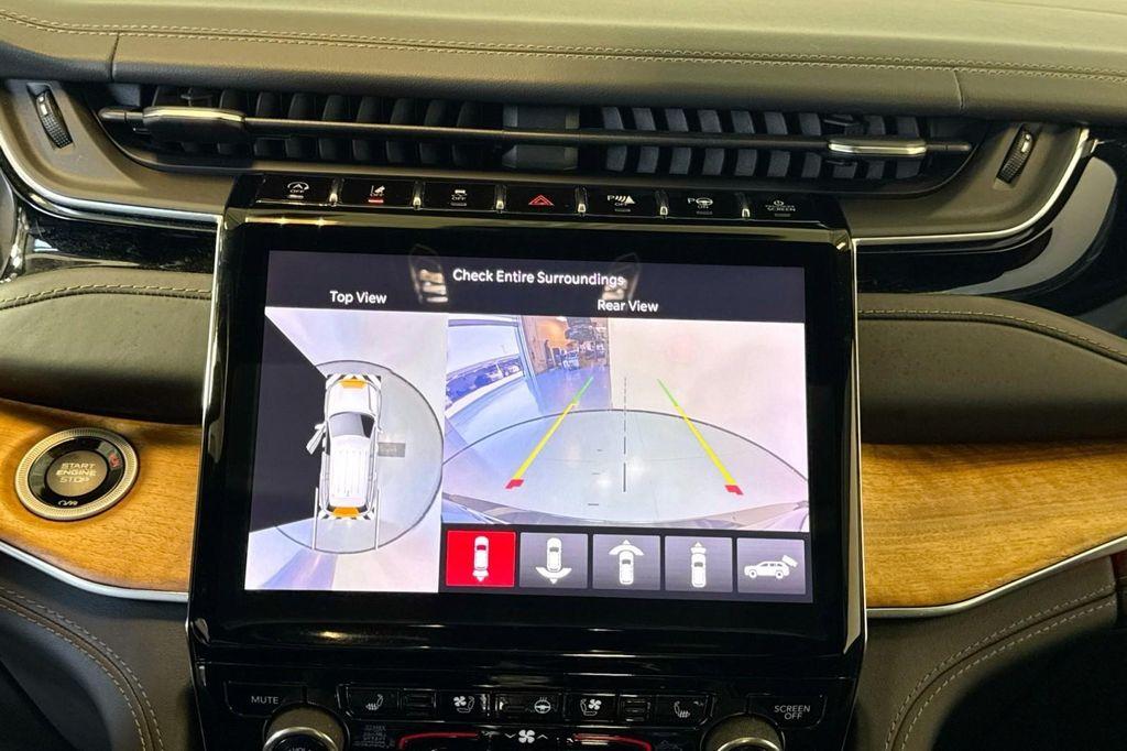 used 2022 Jeep Grand Cherokee car, priced at $39,990