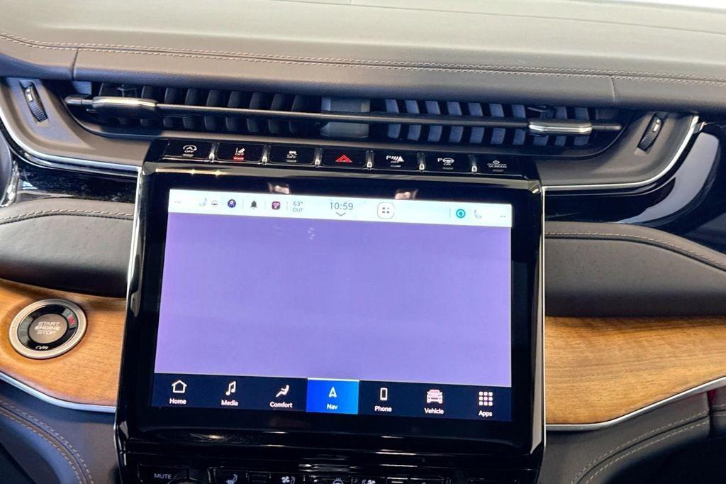 used 2022 Jeep Grand Cherokee car, priced at $39,990