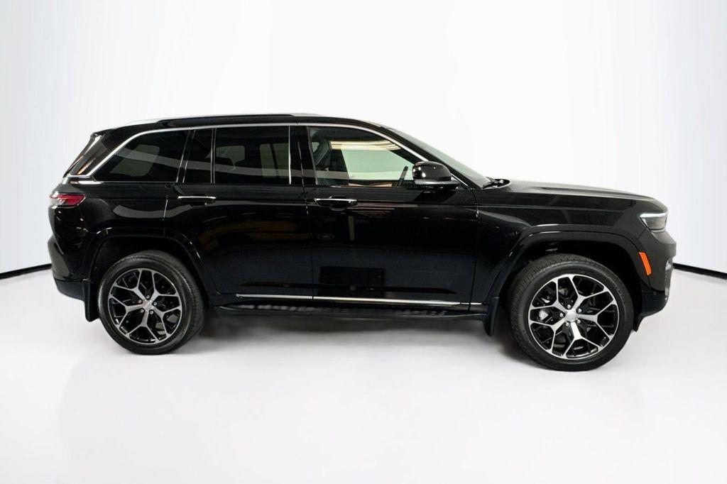 used 2022 Jeep Grand Cherokee car, priced at $39,990