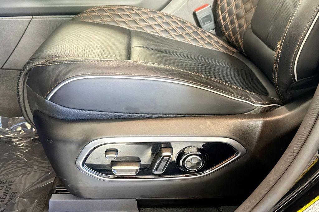 used 2022 Jeep Grand Cherokee car, priced at $39,990