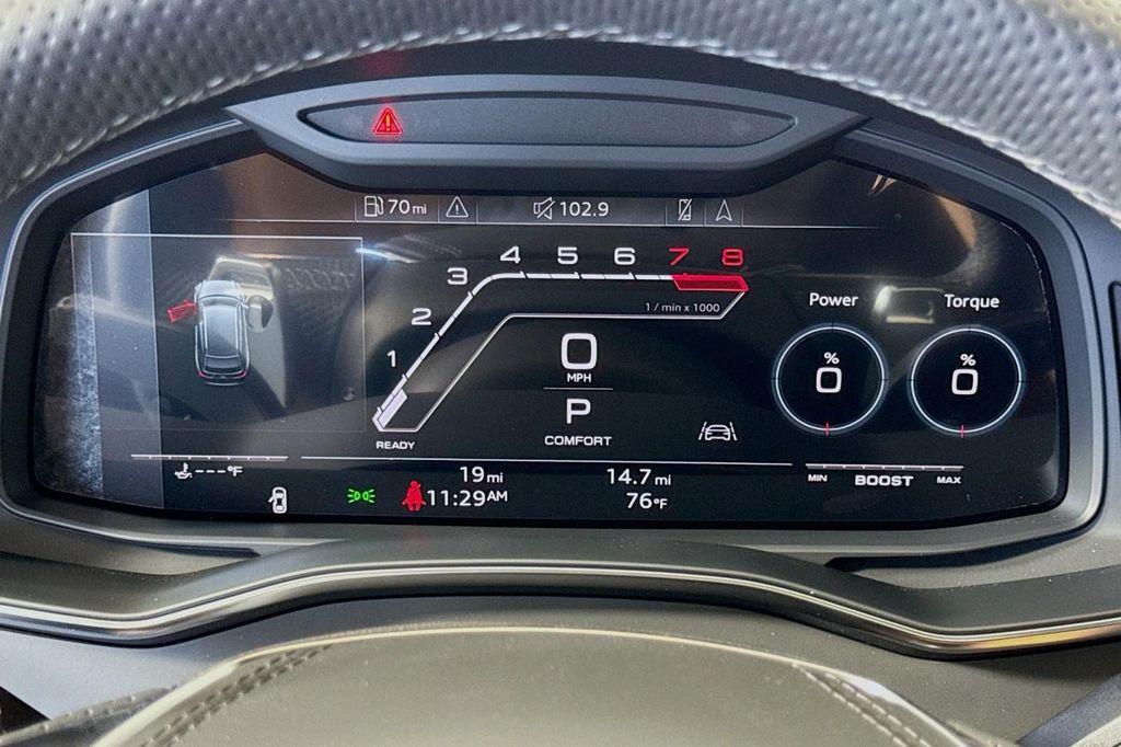 new 2025 Audi RS 6 Avant car, priced at $148,395