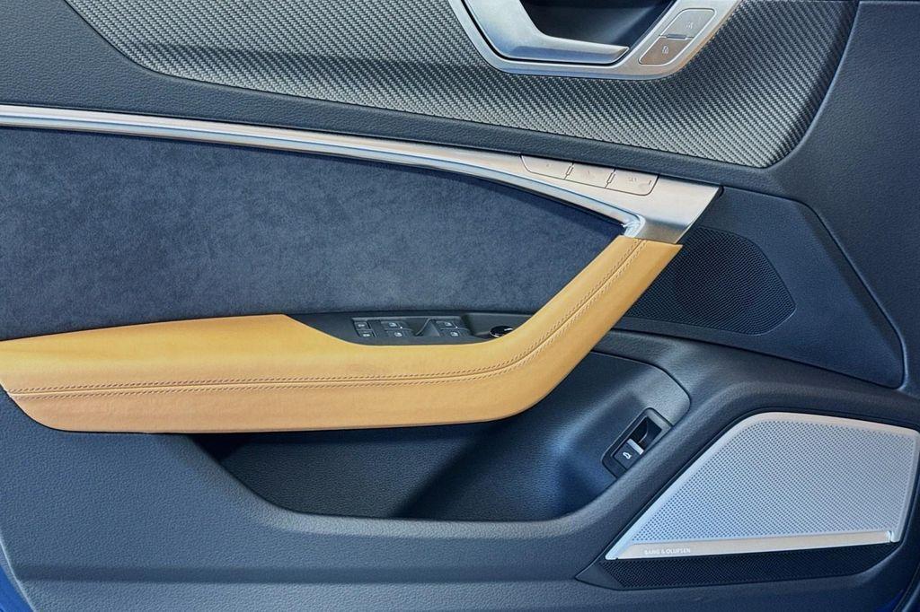 new 2025 Audi RS 6 Avant car, priced at $148,395