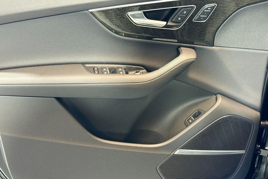 new 2026 Audi Q7 car, priced at $78,295