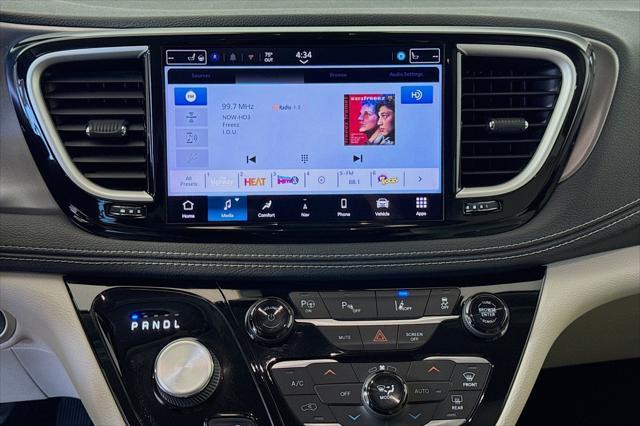 used 2021 Chrysler Pacifica Hybrid car, priced at $23,444