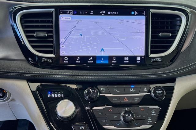 used 2021 Chrysler Pacifica Hybrid car, priced at $23,444
