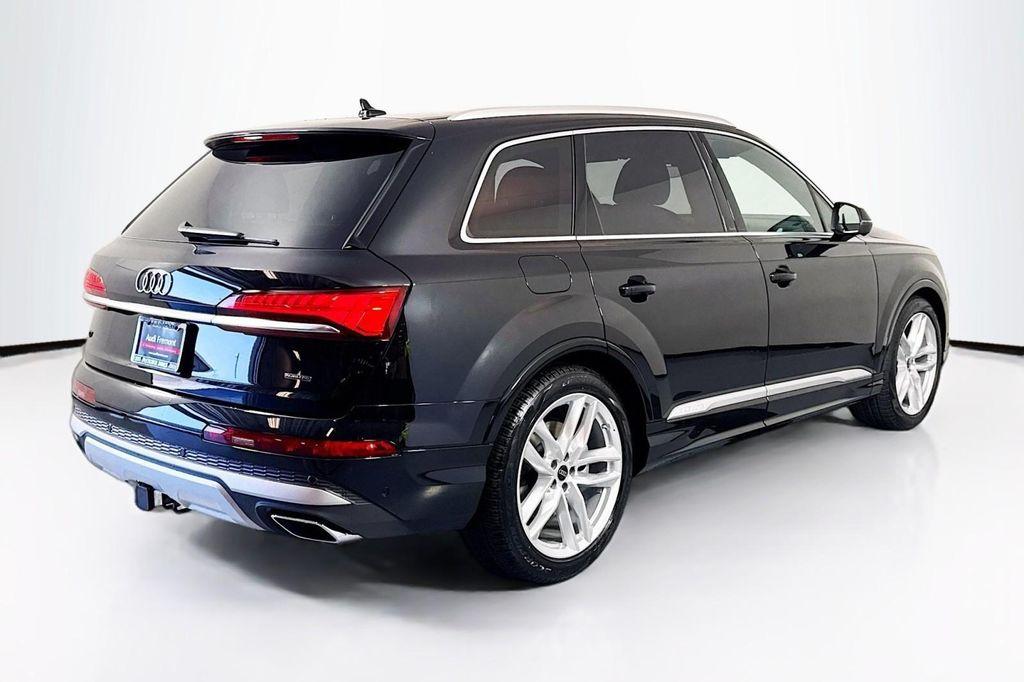 new 2025 Audi Q7 car, priced at $75,090