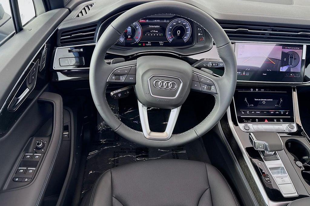 new 2025 Audi Q7 car, priced at $75,090