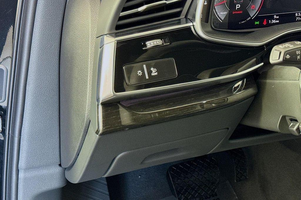 new 2025 Audi Q7 car, priced at $75,090