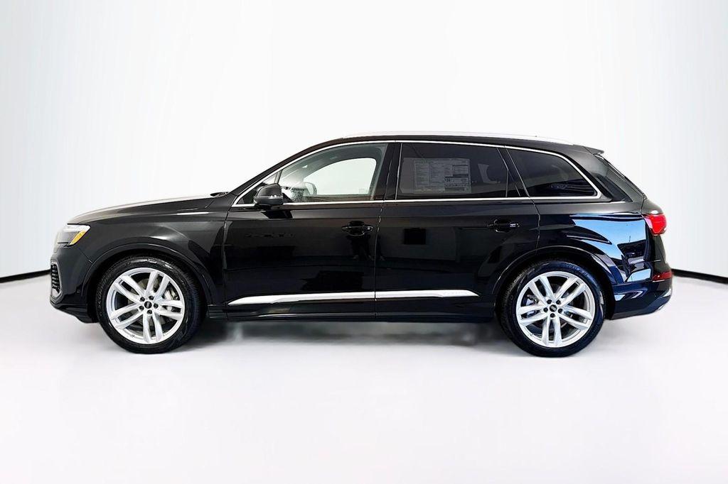new 2025 Audi Q7 car, priced at $75,090