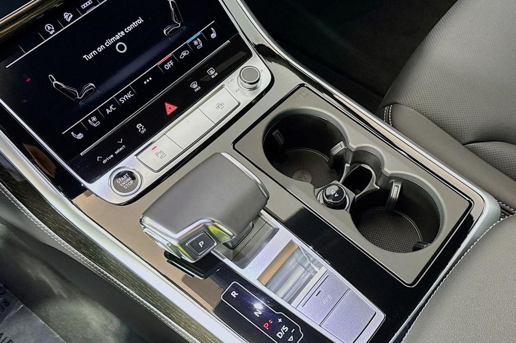 new 2025 Audi Q7 car, priced at $75,090