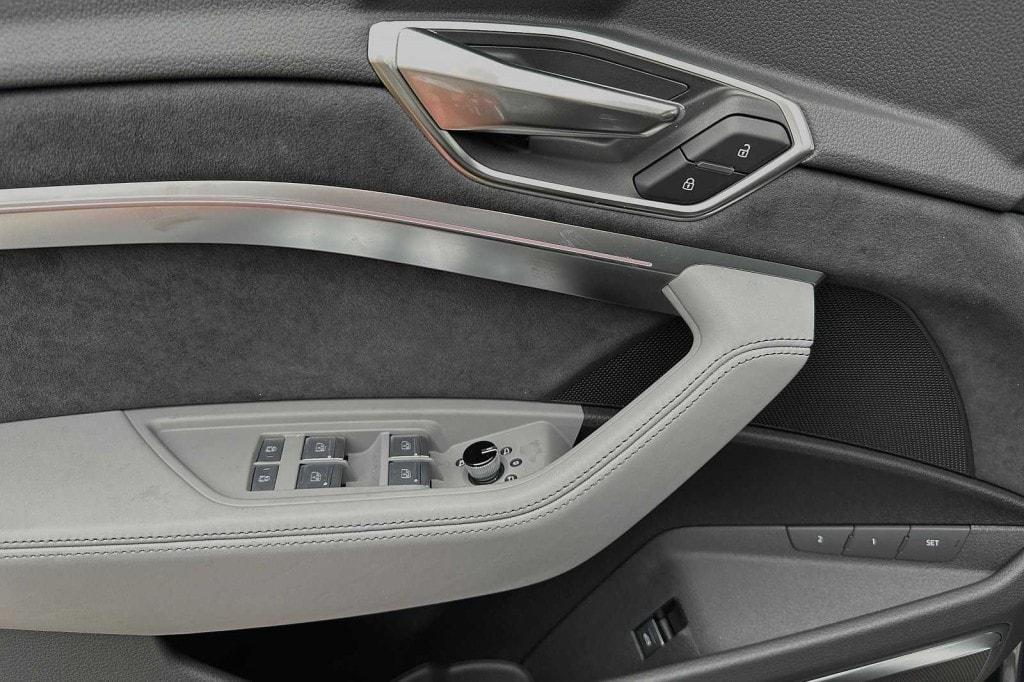new 2024 Audi SQ8 e-tron car, priced at $104,370