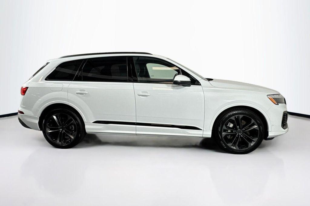 new 2026 Audi Q7 car, priced at $82,110