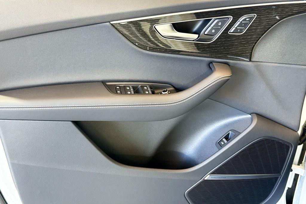 new 2026 Audi Q7 car, priced at $82,110