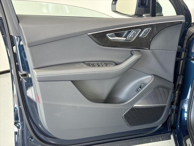 new 2025 Audi Q7 car, priced at $87,280
