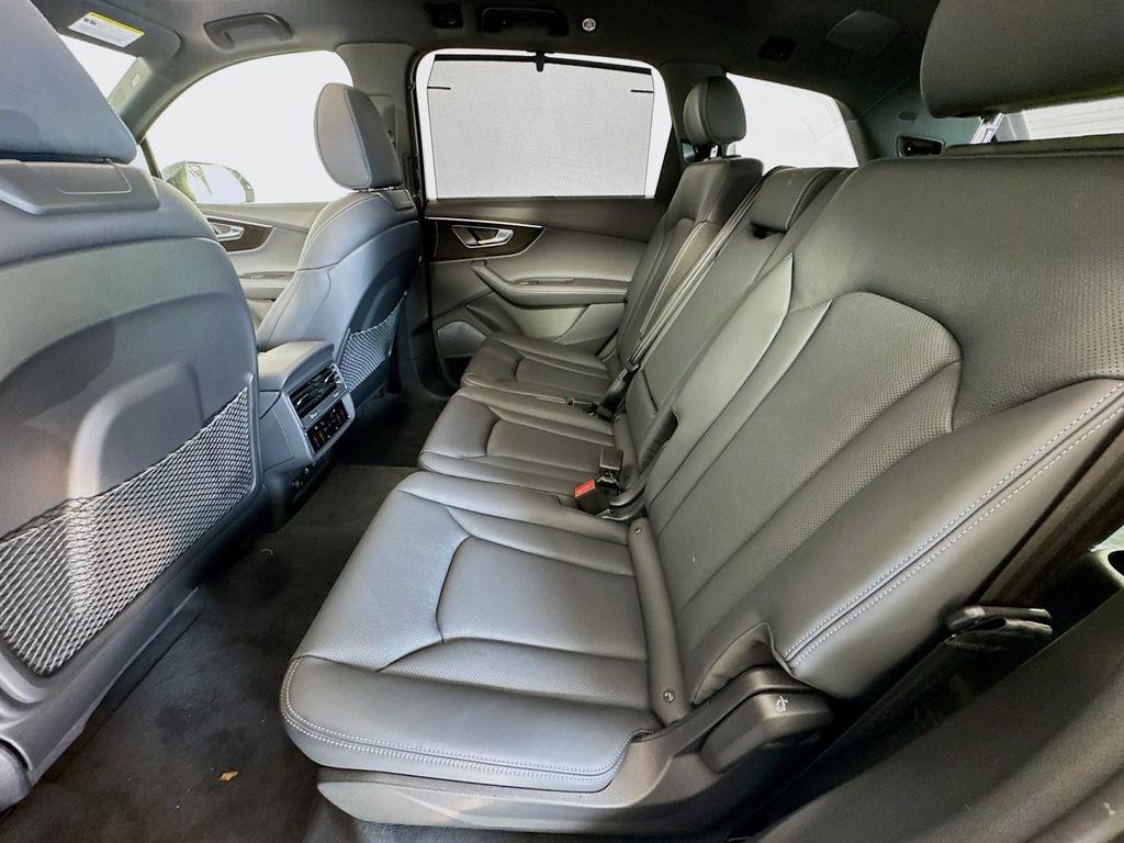 new 2025 Audi Q7 car, priced at $87,280