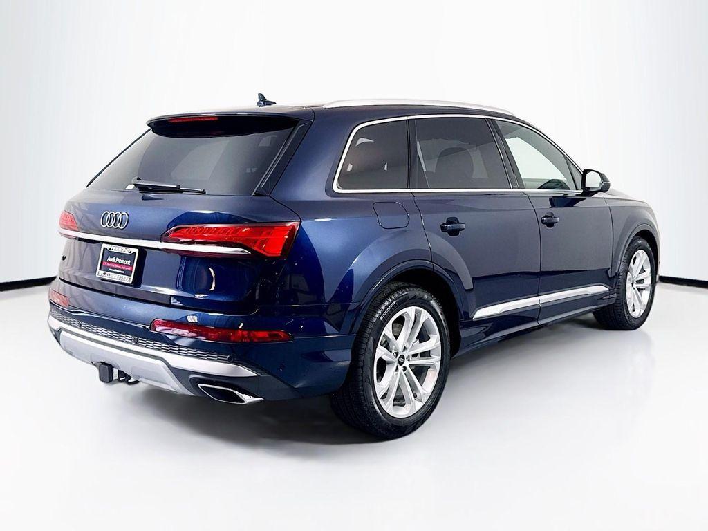 new 2025 Audi Q7 car, priced at $87,280