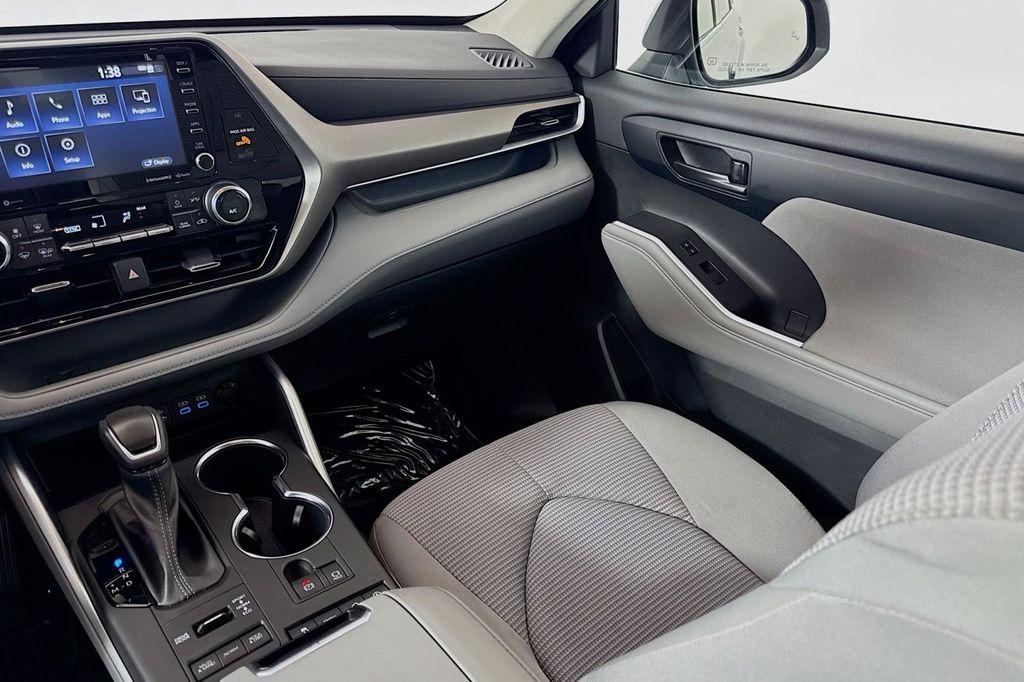 used 2022 Toyota Highlander car, priced at $32,990