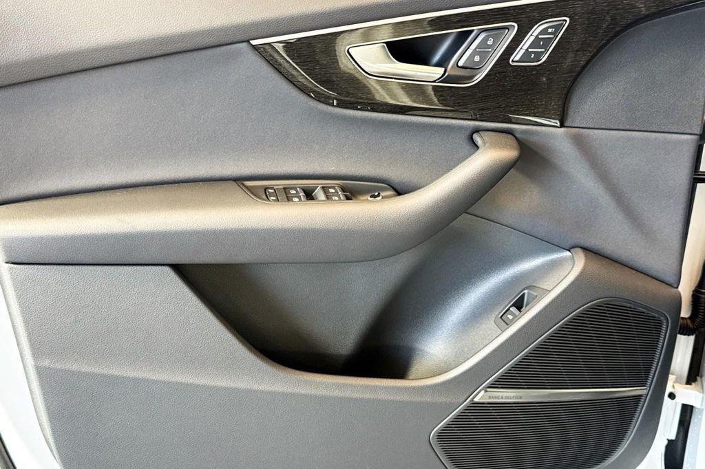 new 2026 Audi Q7 car, priced at $67,545