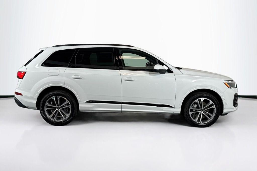 new 2026 Audi Q7 car, priced at $67,545