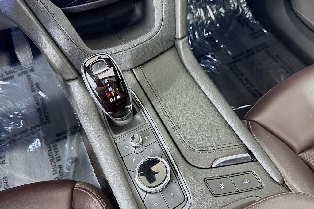 used 2022 Cadillac XT6 car, priced at $30,990