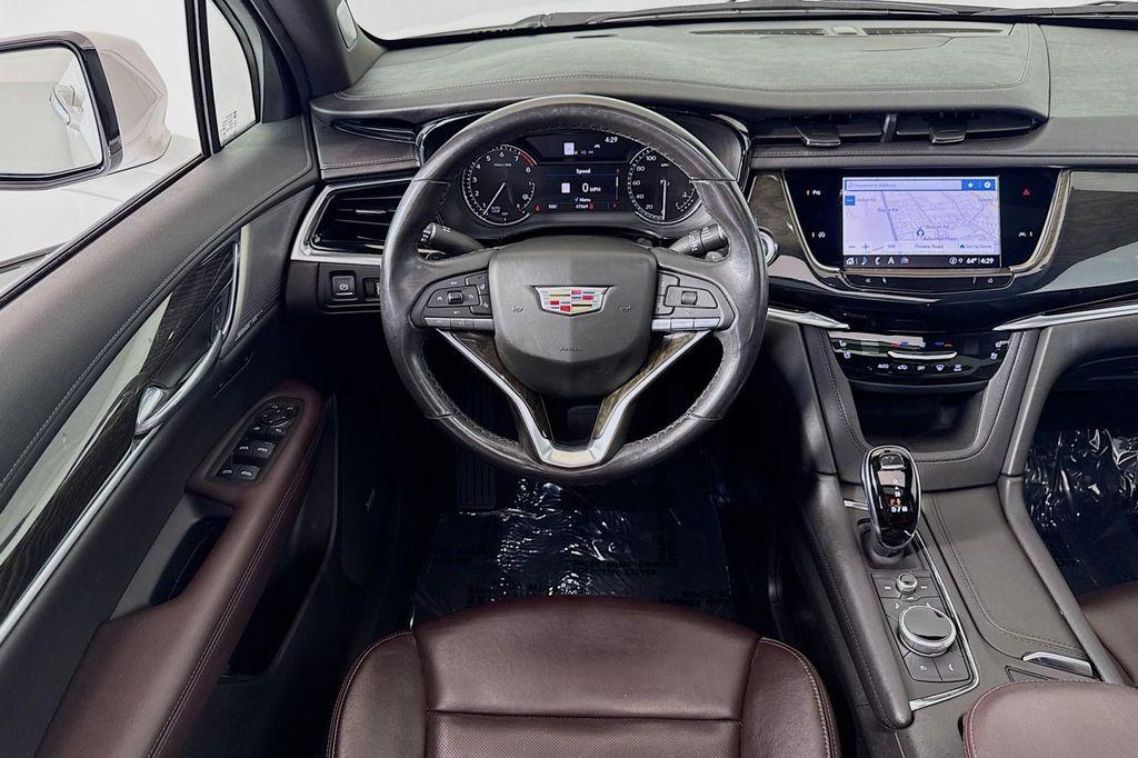 used 2022 Cadillac XT6 car, priced at $30,990