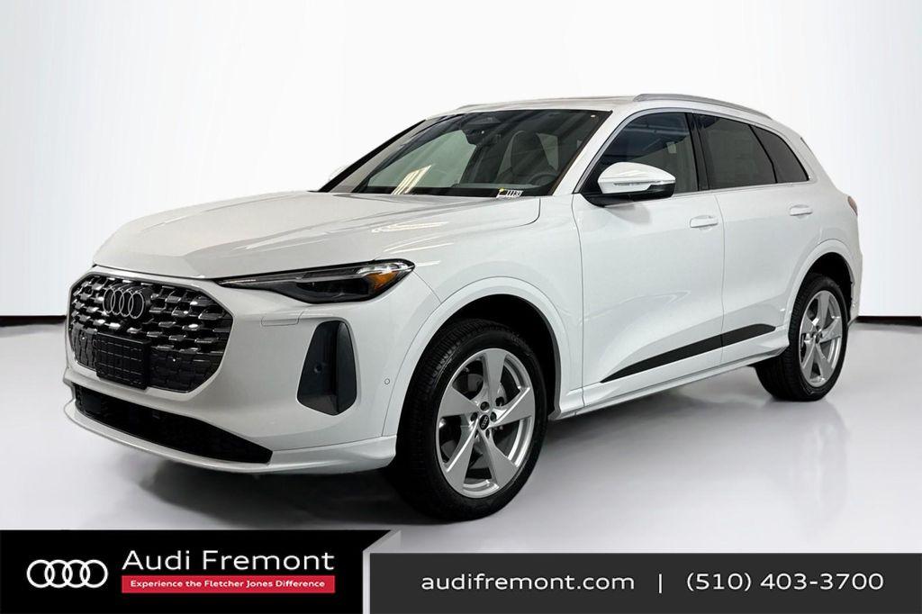 new 2025 Audi Q5 car, priced at $61,390