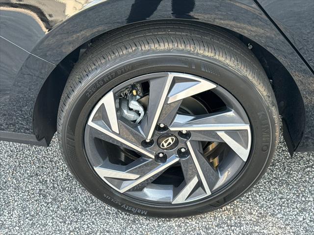 new 2025 Hyundai Elantra car, priced at $23,122