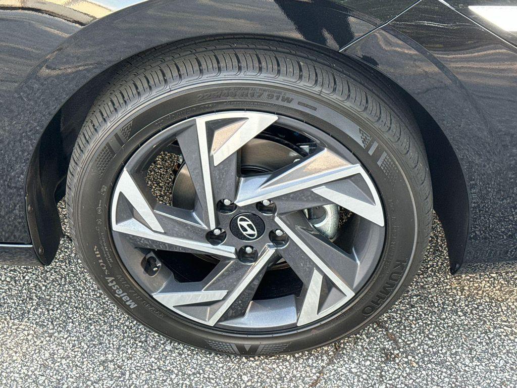 new 2025 Hyundai Elantra car, priced at $23,122