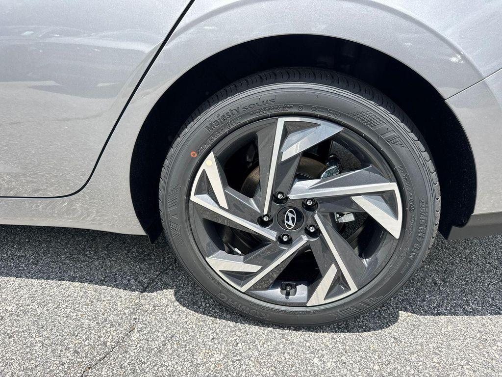 new 2025 Hyundai Elantra car, priced at $22,668