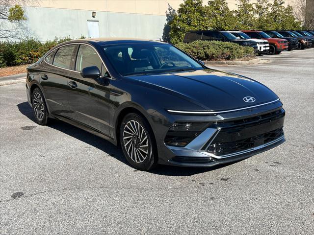 new 2025 Hyundai Sonata Hybrid car, priced at $38,005