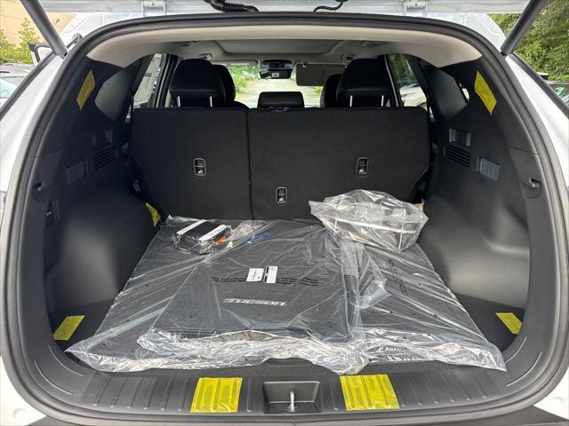 new 2025 Hyundai TUCSON Hybrid car, priced at $37,090