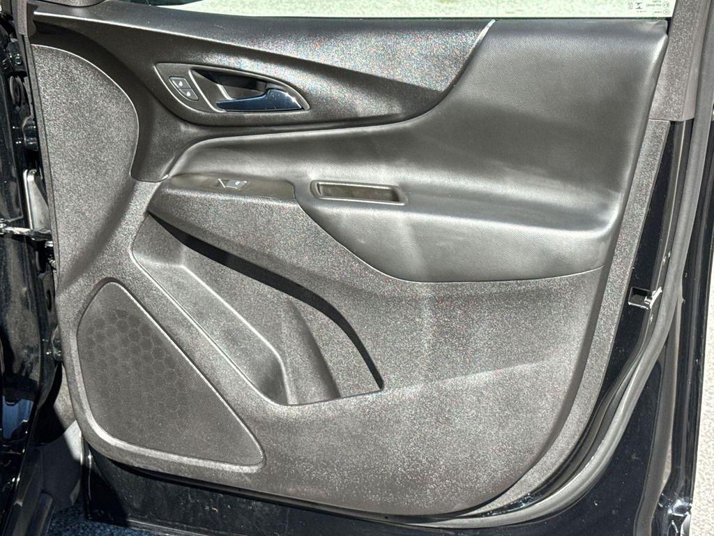 used 2024 Chevrolet Equinox car, priced at $21,120