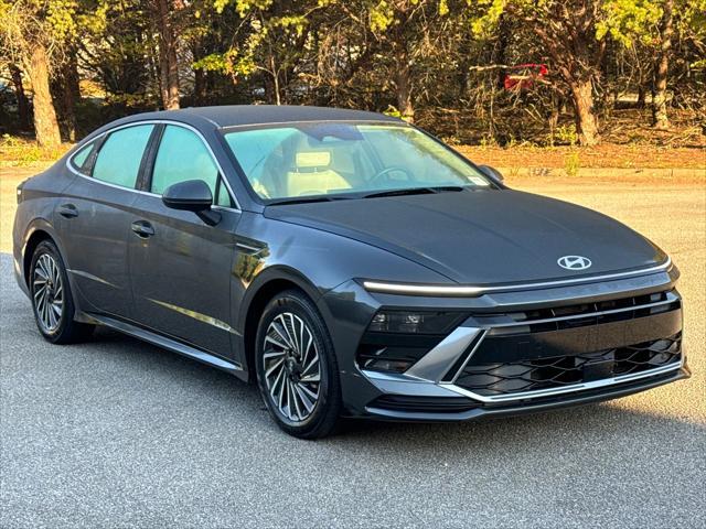 new 2024 Hyundai Sonata Hybrid car, priced at $28,245