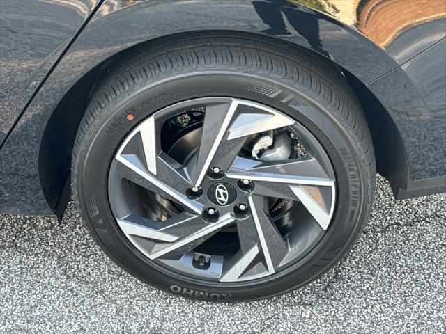 new 2025 Hyundai Elantra car, priced at $22,668