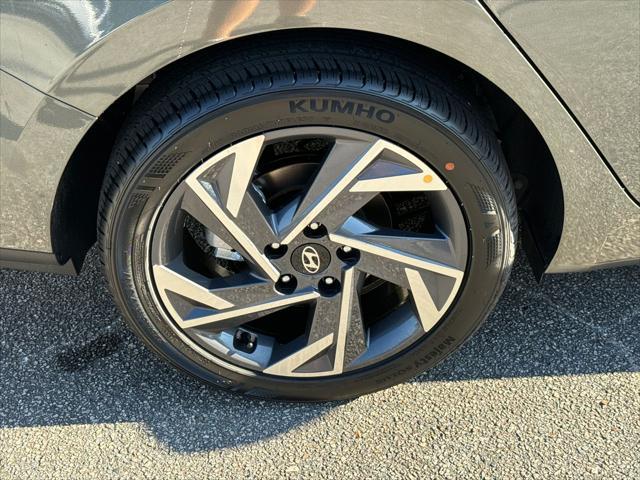 new 2025 Hyundai Elantra car, priced at $23,127