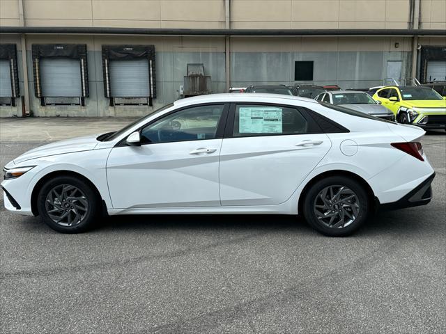 new 2024 Hyundai Elantra HEV car, priced at $23,252