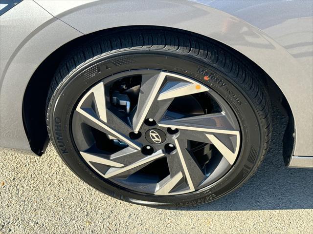 new 2025 Hyundai Elantra car, priced at $23,126