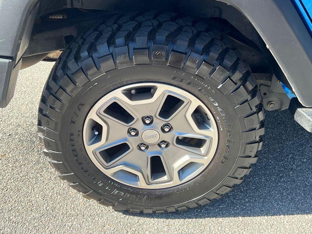 used 2015 Jeep Wrangler Unlimited car, priced at $23,420