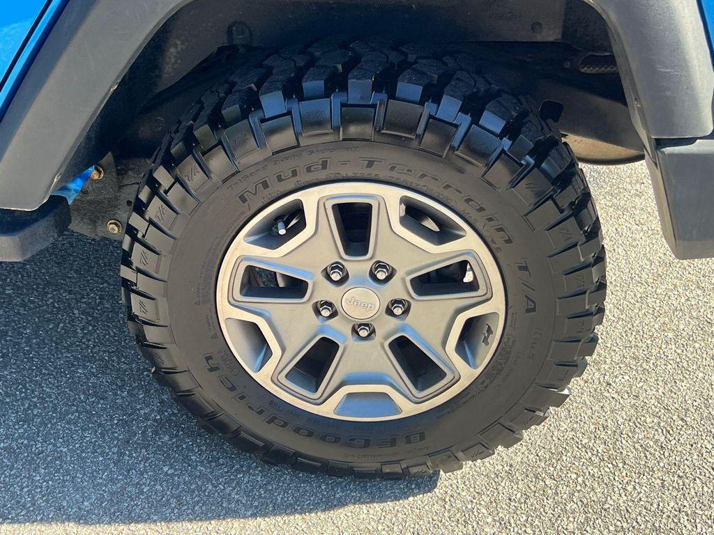 used 2015 Jeep Wrangler Unlimited car, priced at $23,420