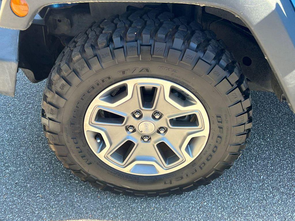 used 2015 Jeep Wrangler Unlimited car, priced at $23,420