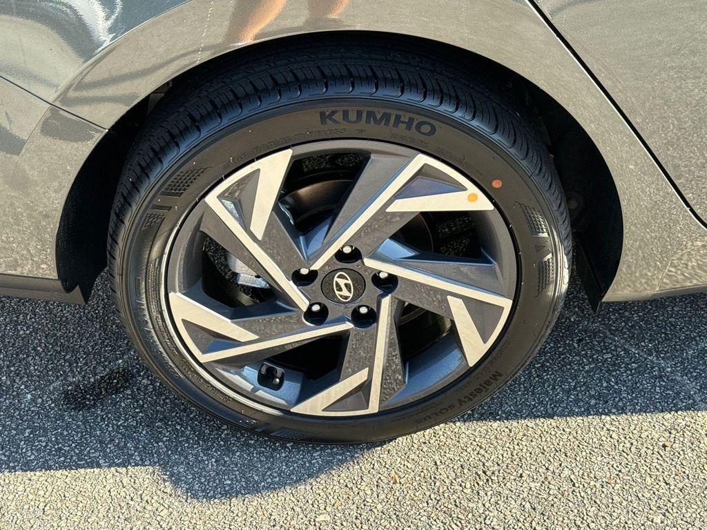 new 2025 Hyundai Elantra car, priced at $23,672