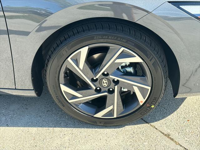 new 2025 Hyundai Elantra car, priced at $23,272