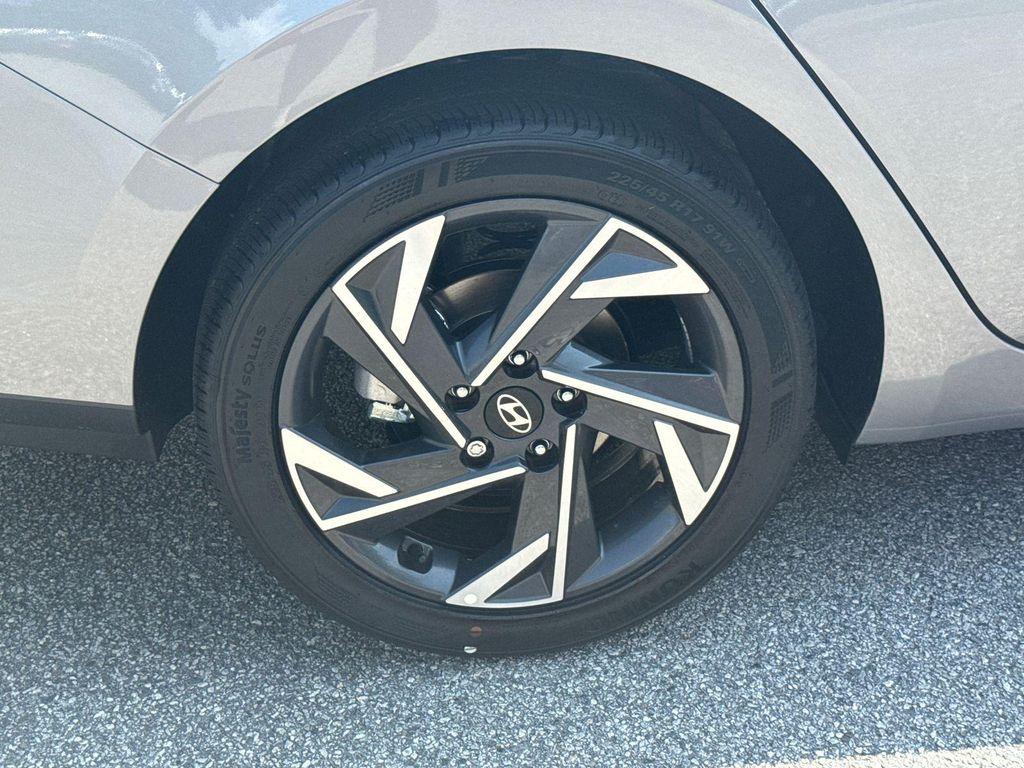 new 2025 Hyundai Elantra car, priced at $23,122