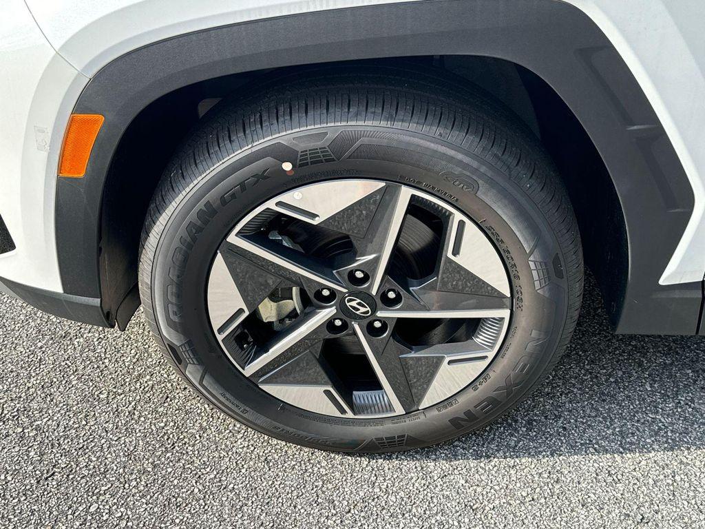 new 2025 Hyundai Tucson car, priced at $25,571